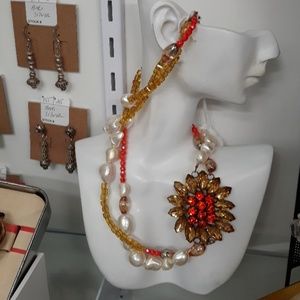 Crystal & Pearl Necklace